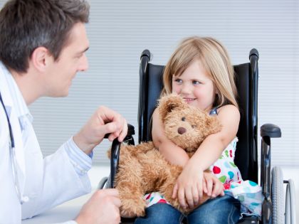 Bambina con atrofia muscolare spinale